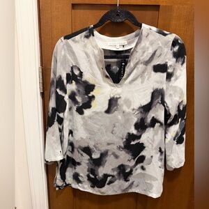 Violet & Claire Women's Black and Gray Blouse NWT